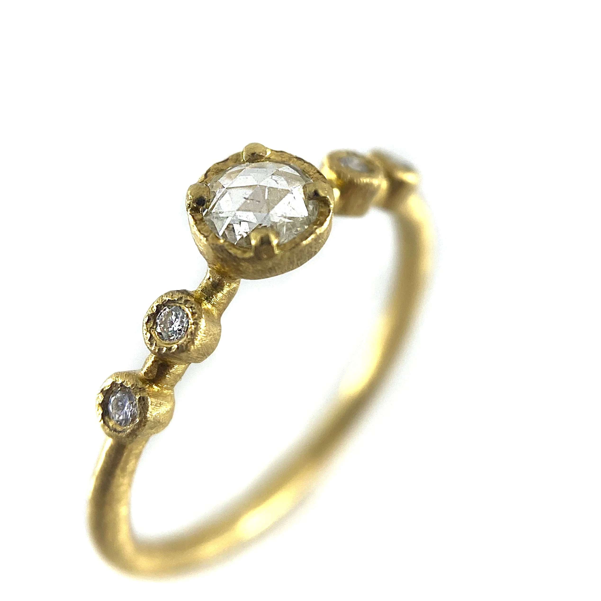 18k Gold and Diamond Ring - Image 4