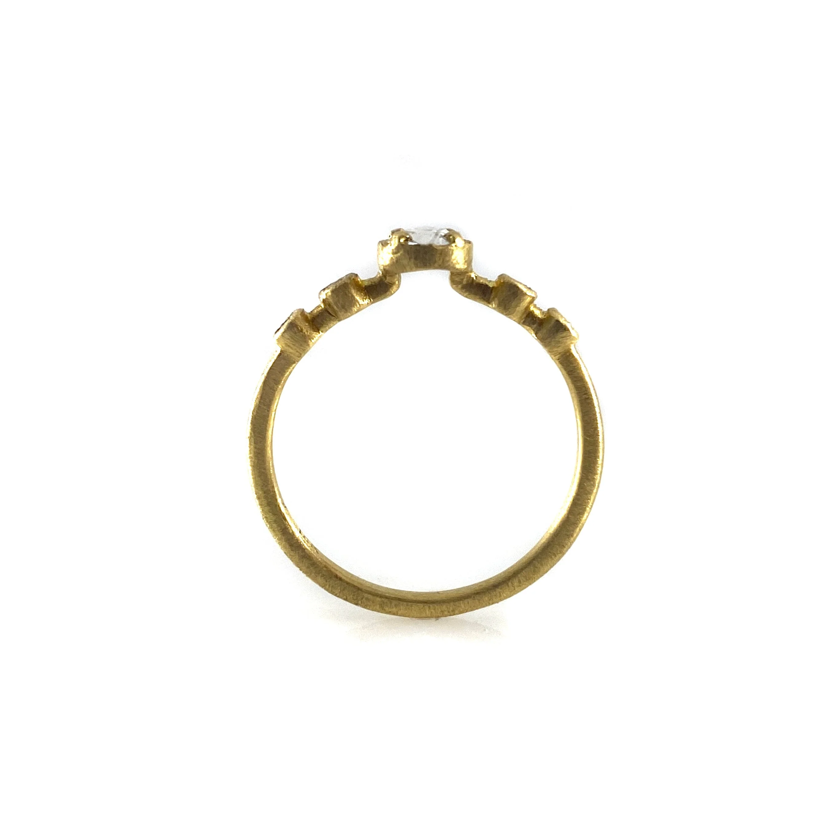 18k Gold and Diamond Ring - Image 5