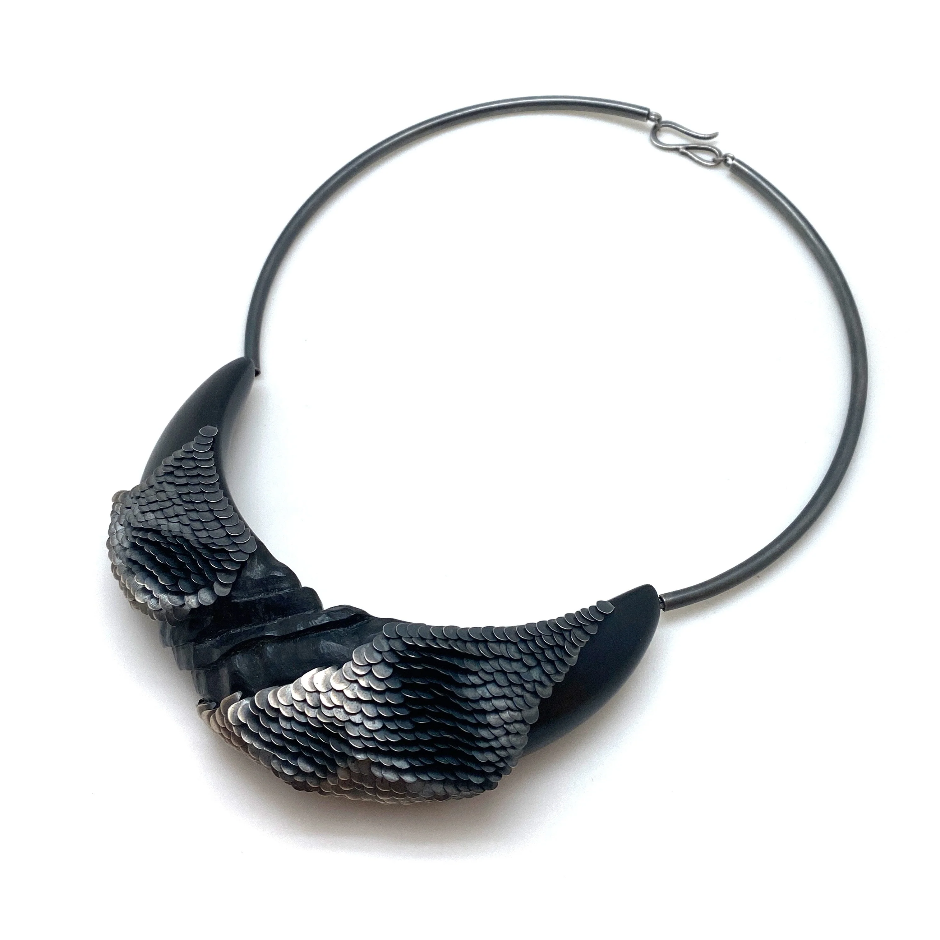 Black Scale Texture Collar - Image 4