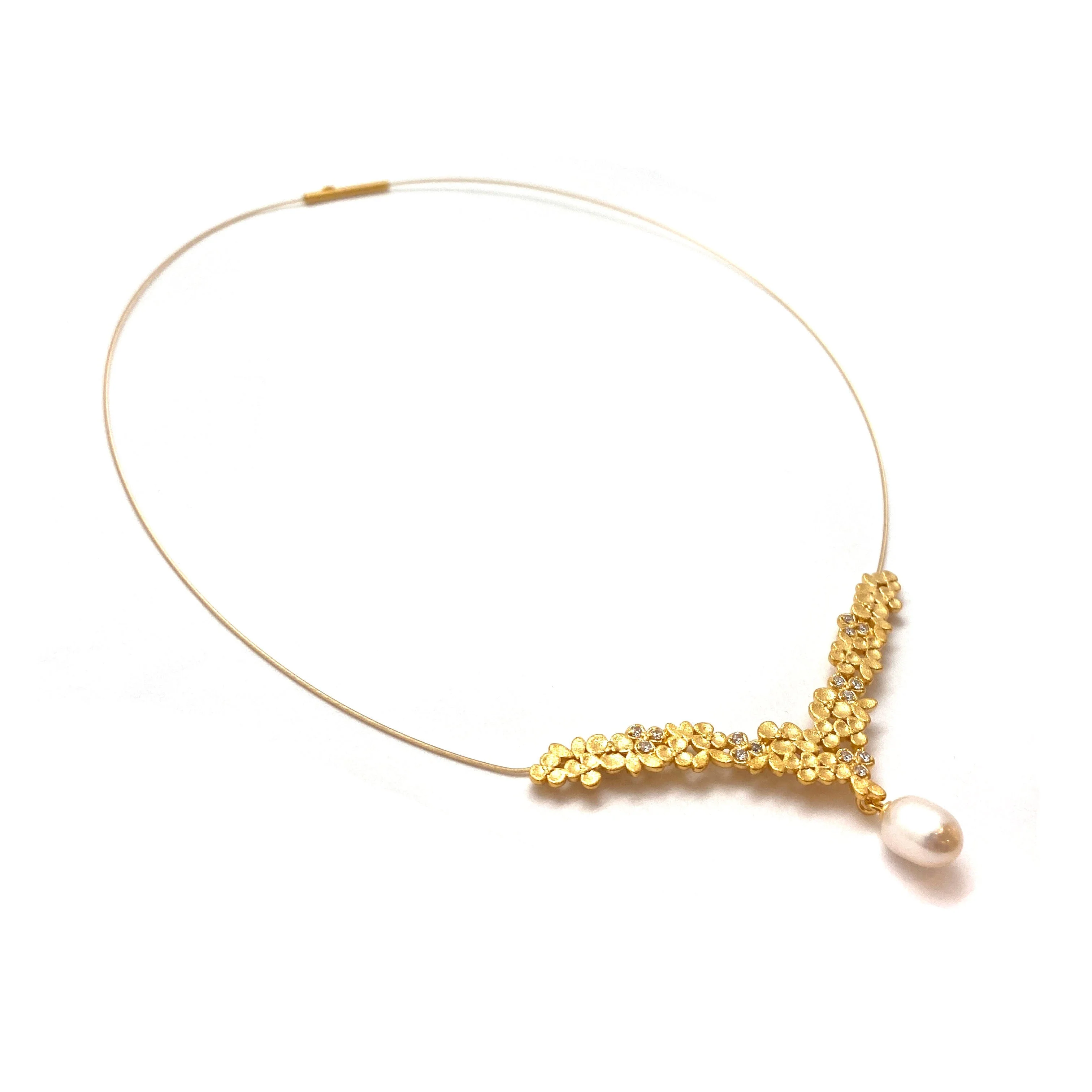 Floral Pearl V Collar Necklace - Image 5