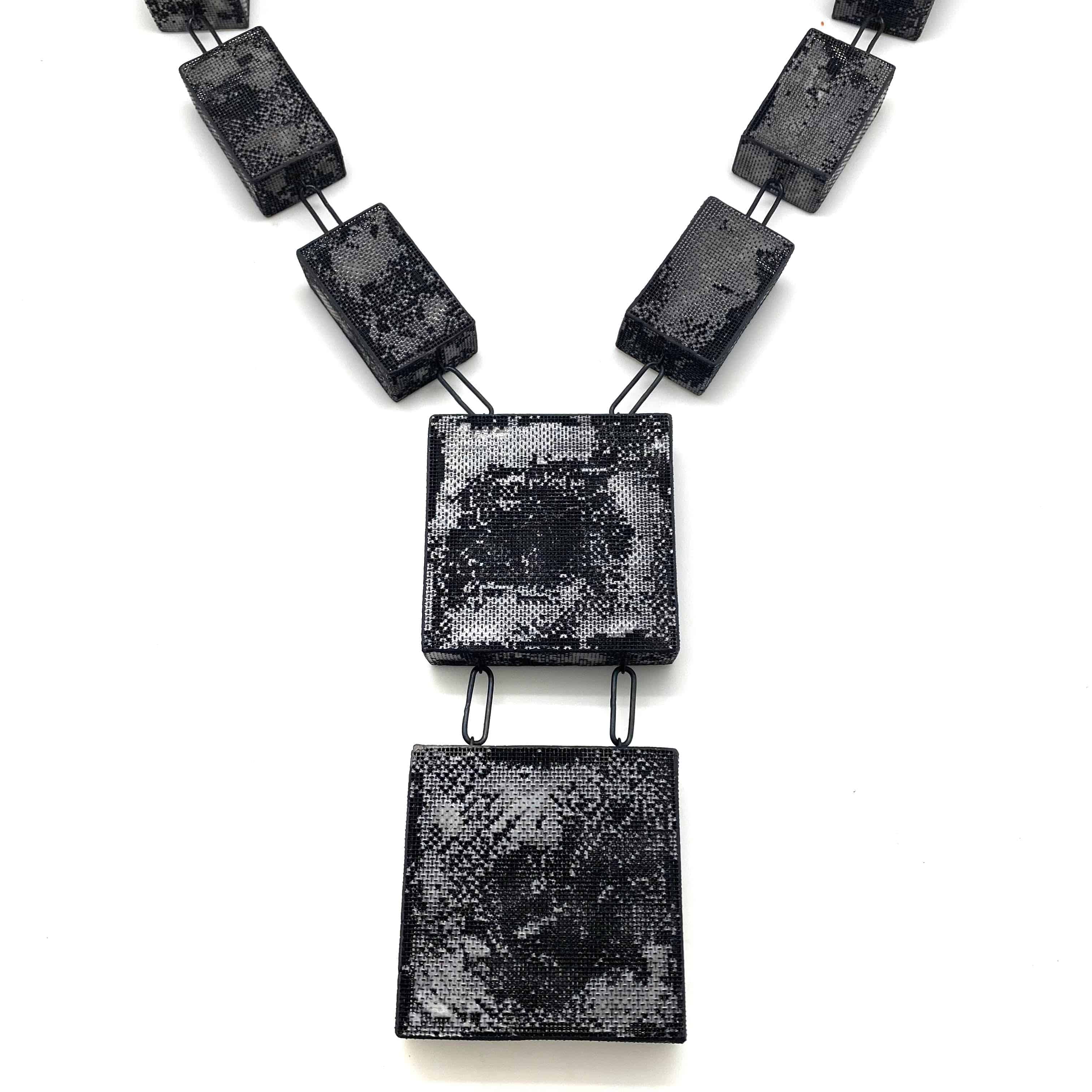 Hollow Steel Mesh Statement Necklace - Image 4