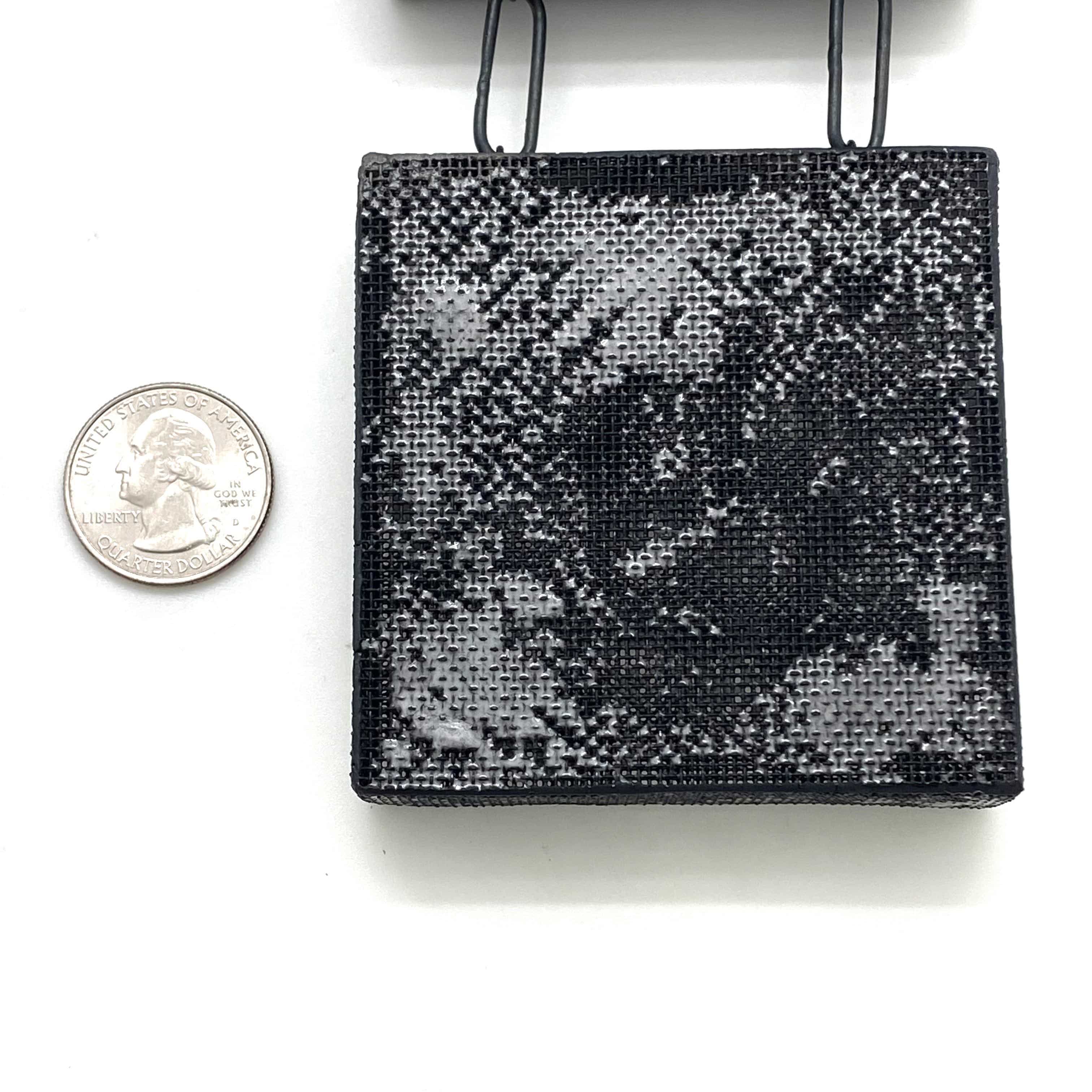 Hollow Steel Mesh Statement Necklace - Image 9