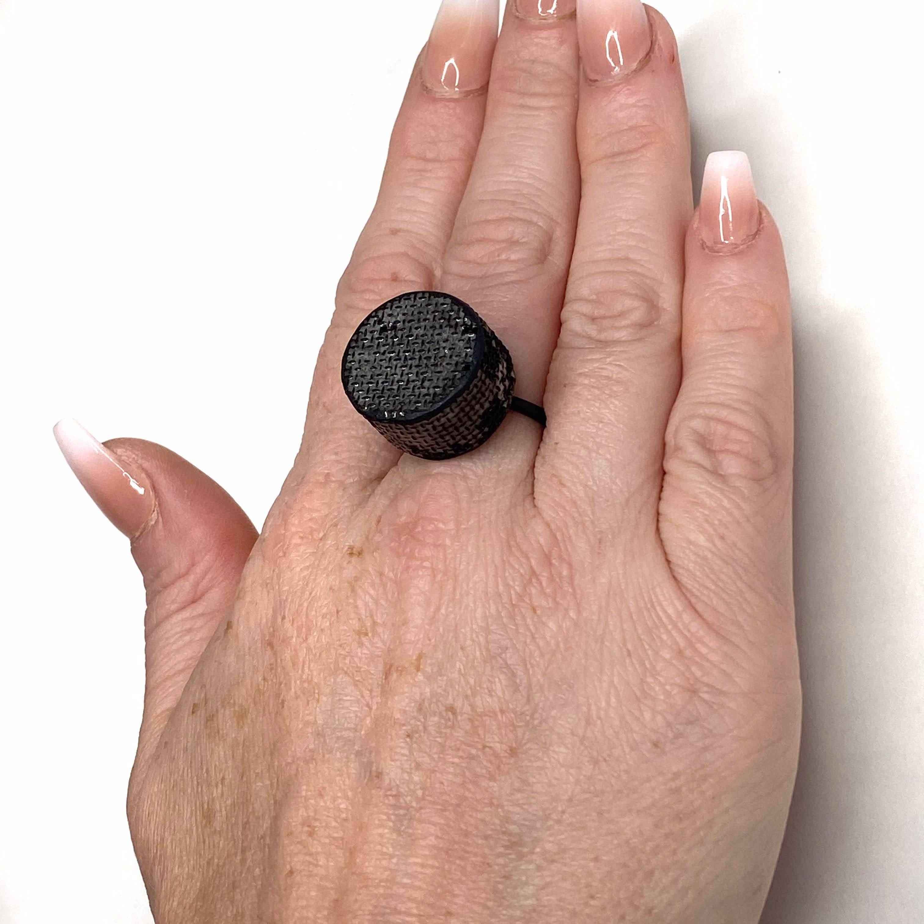 Mesh Medallion Ring - Image 9