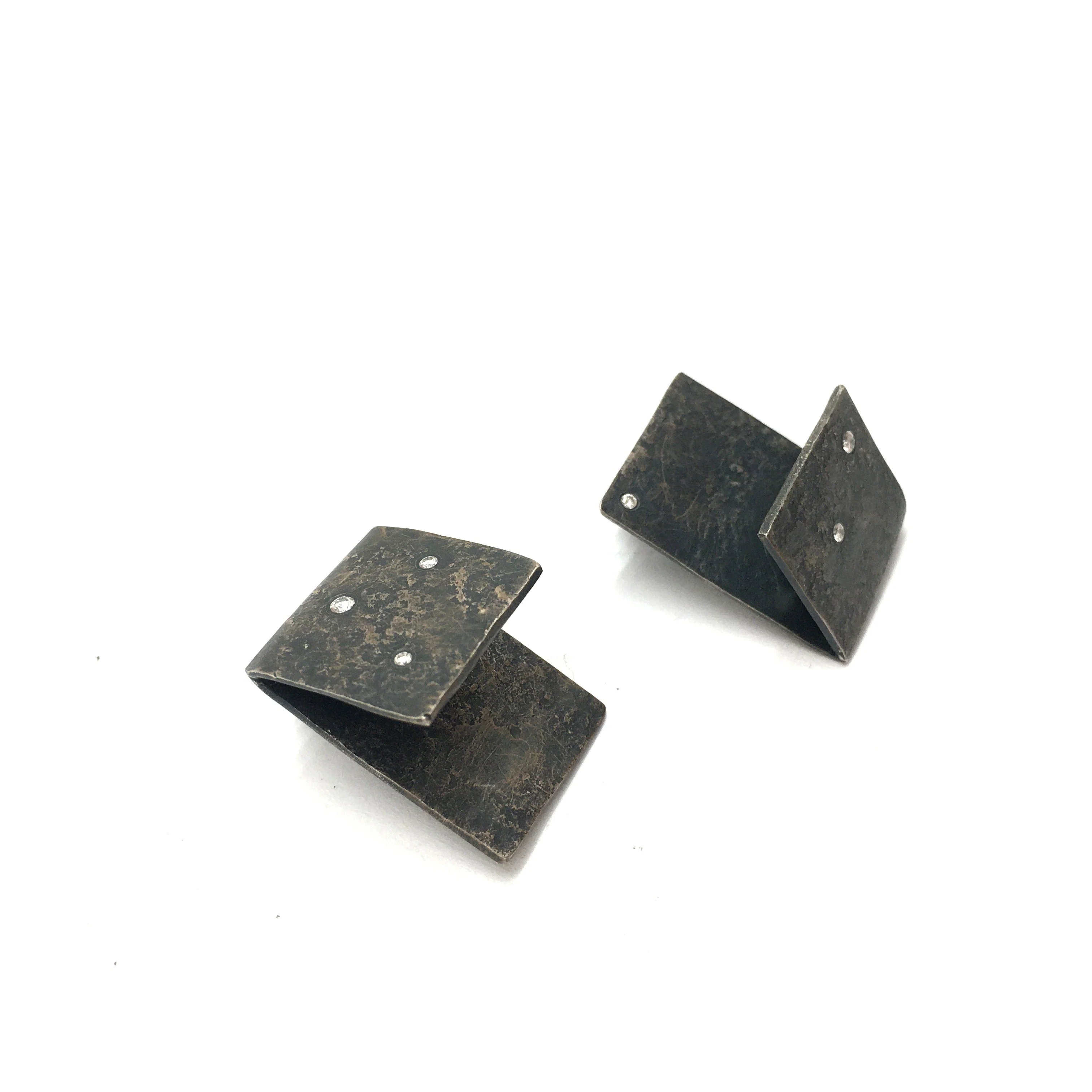 Oxidized Silver Diamond Tab Clip Earrings - Image 4