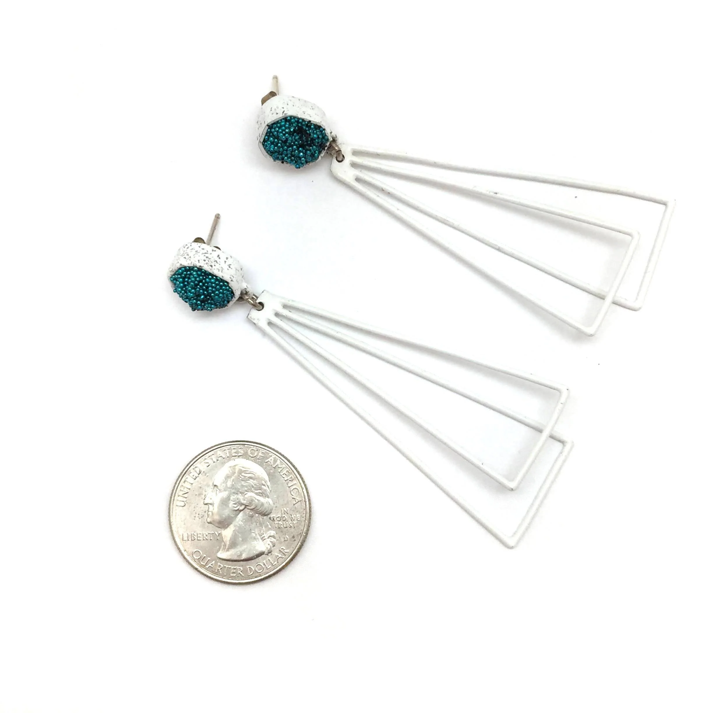 White Geometric Caviar Drops - Image 4